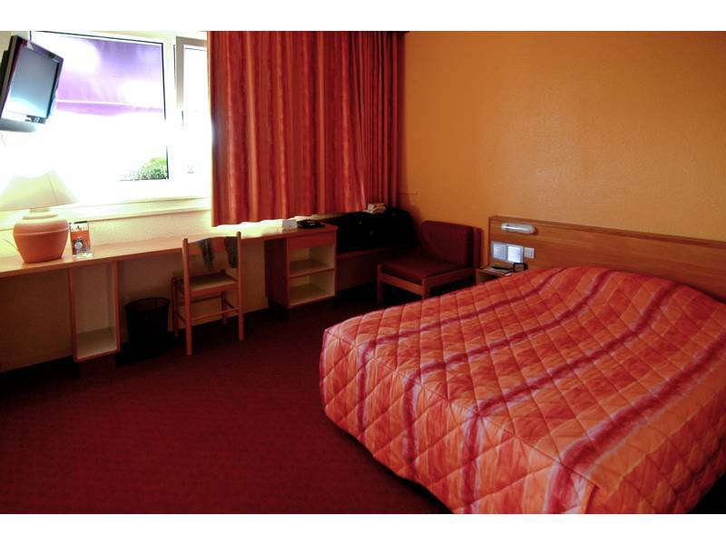 Logis Hotel Atrium Epinal Golbey Chavelot Екстериор снимка