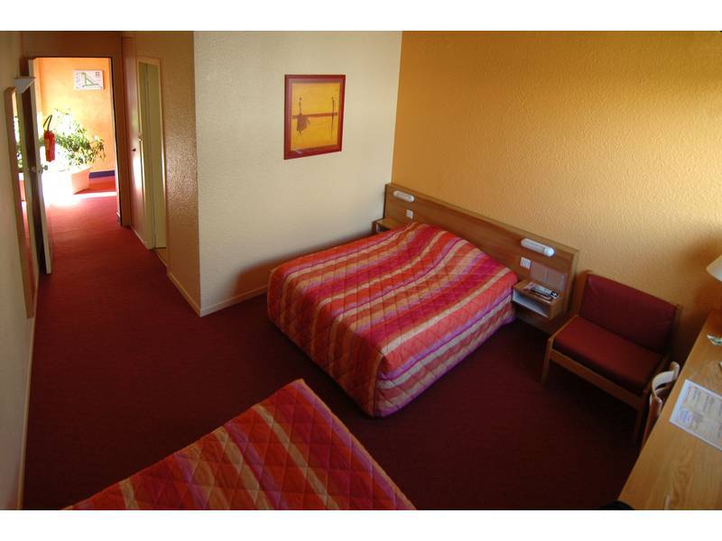 Logis Hotel Atrium Epinal Golbey Chavelot Екстериор снимка